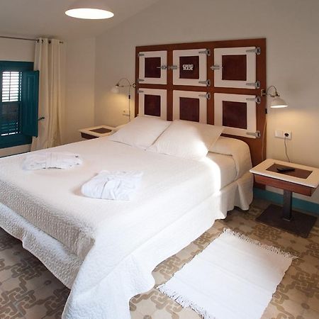 سان فيليو ذي غيشولس Hotel Hostal Chic الغرفة الصورة