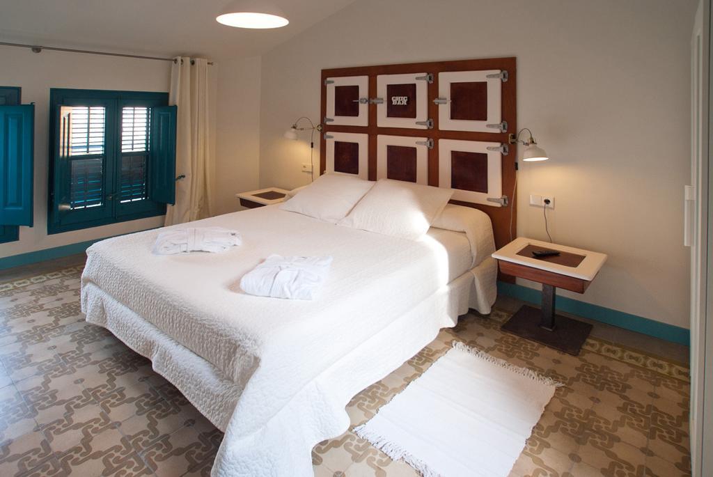 سان فيليو ذي غيشولس Hotel Hostal Chic الغرفة الصورة