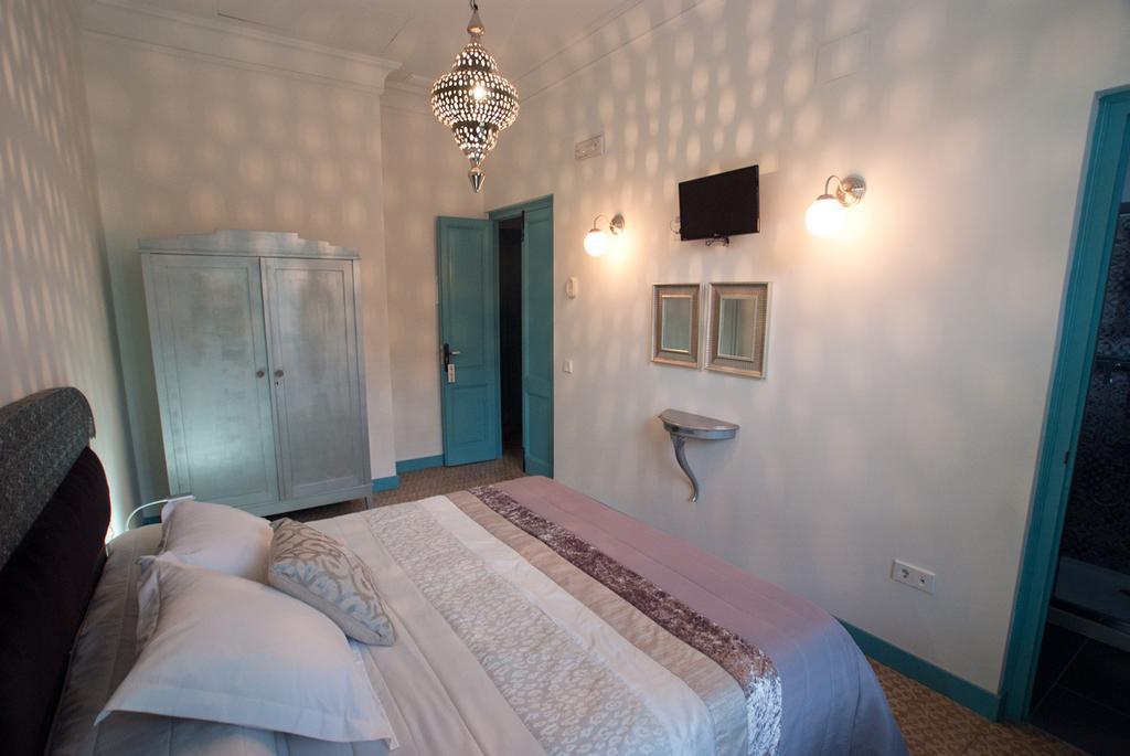 سان فيليو ذي غيشولس Hotel Hostal Chic الغرفة الصورة