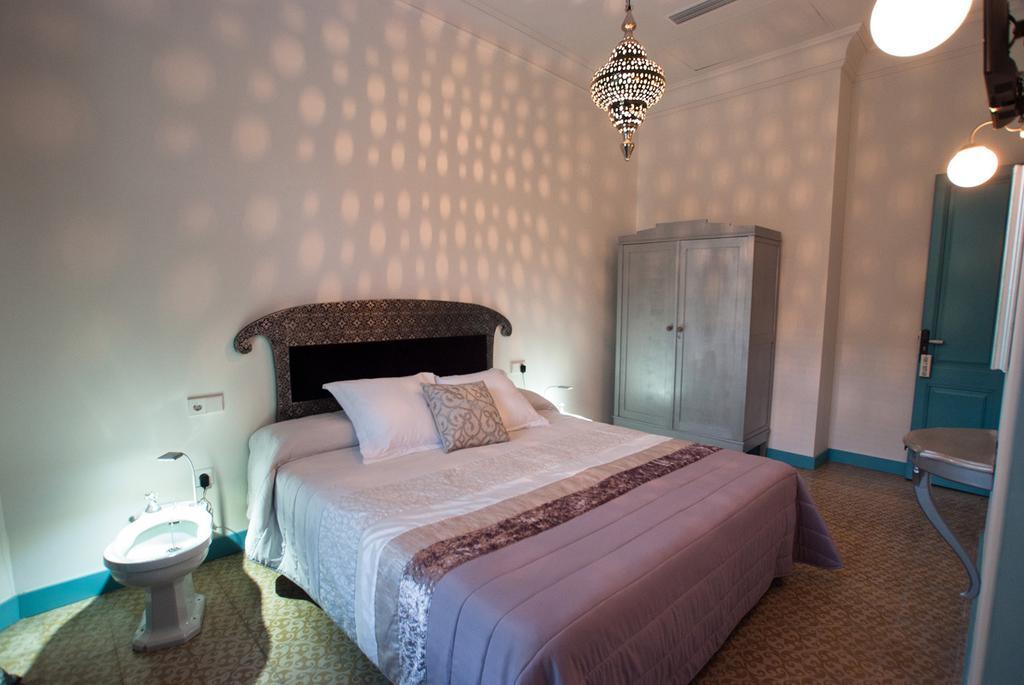 سان فيليو ذي غيشولس Hotel Hostal Chic الغرفة الصورة
