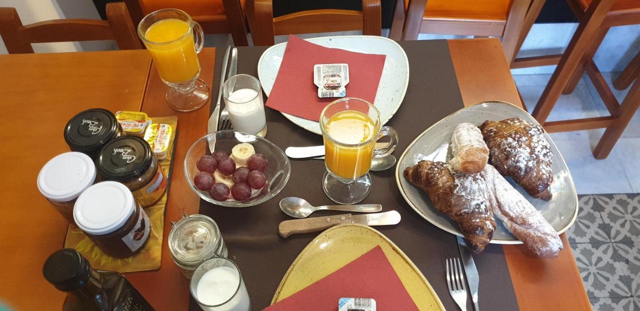 سان فيليو ذي غيشولس Hotel Hostal Chic المظهر الخارجي الصورة